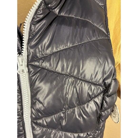 So Authentic American Heritage Women’s Black Puffer Vest (NWT) Medium GrayLining - Picture 4 of 5